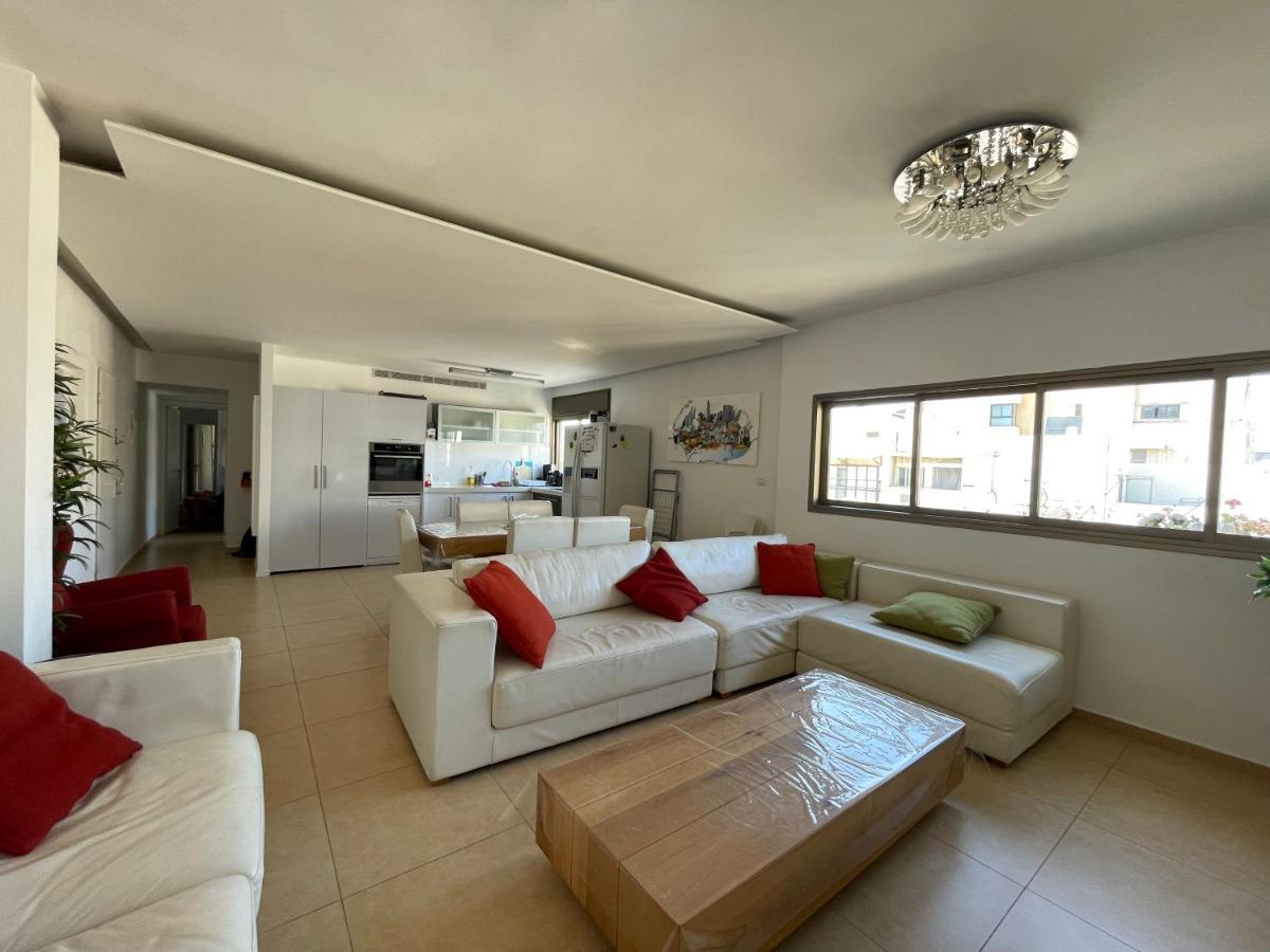 Beautiful 2-Bedroom Condo In The Heart Of 텔아비브 외부 사진
