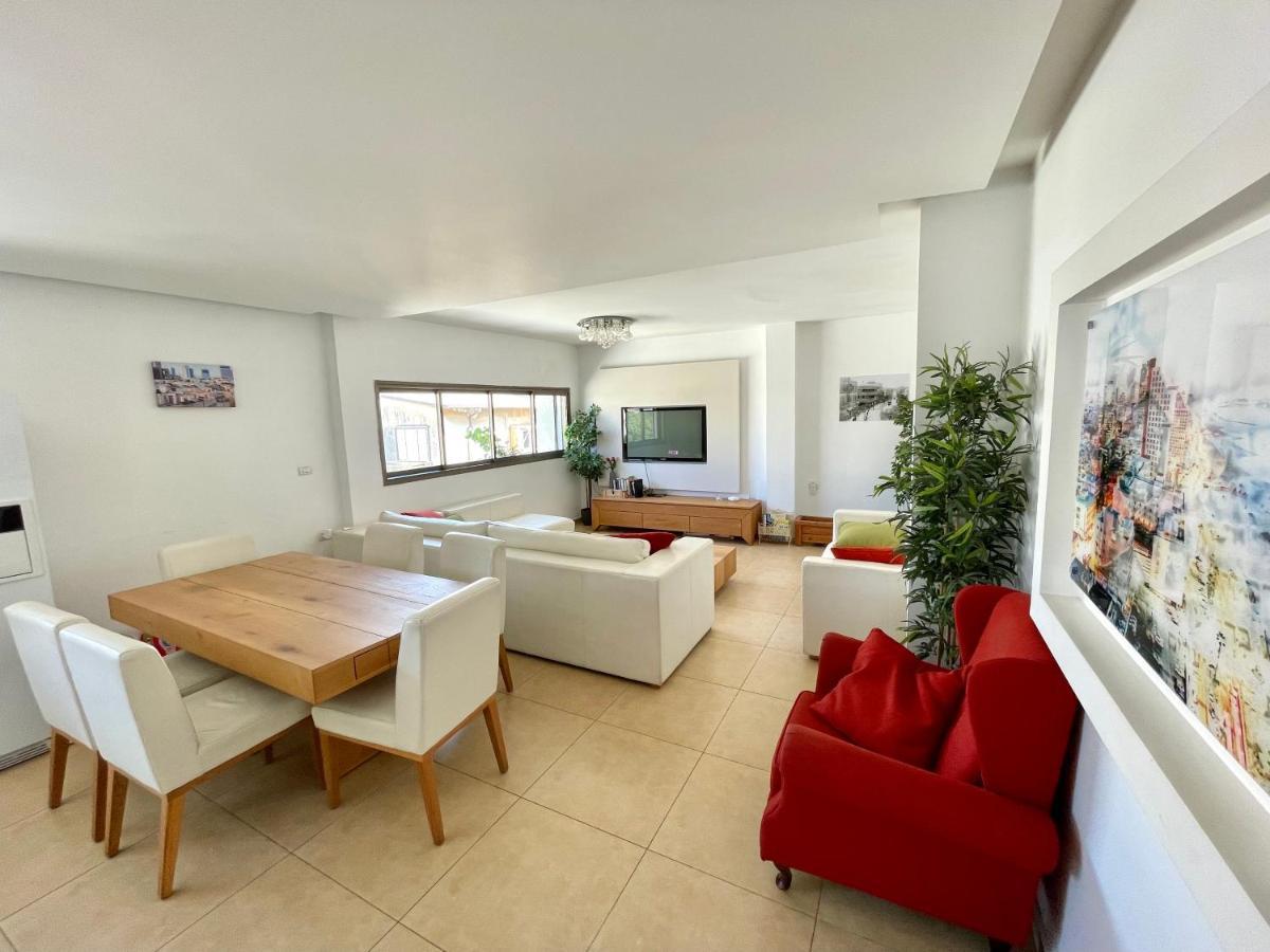 Beautiful 2-Bedroom Condo In The Heart Of 텔아비브 외부 사진