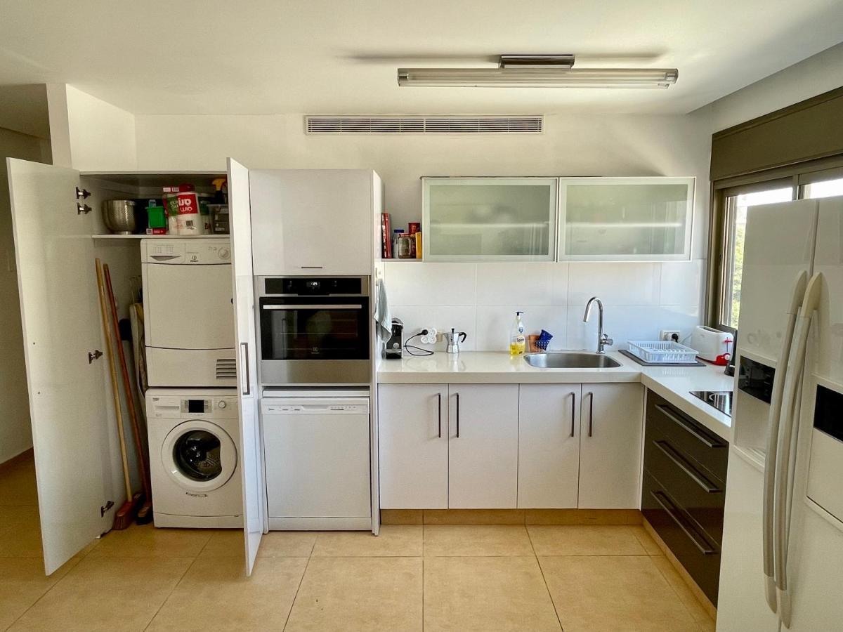Beautiful 2-Bedroom Condo In The Heart Of 텔아비브 외부 사진