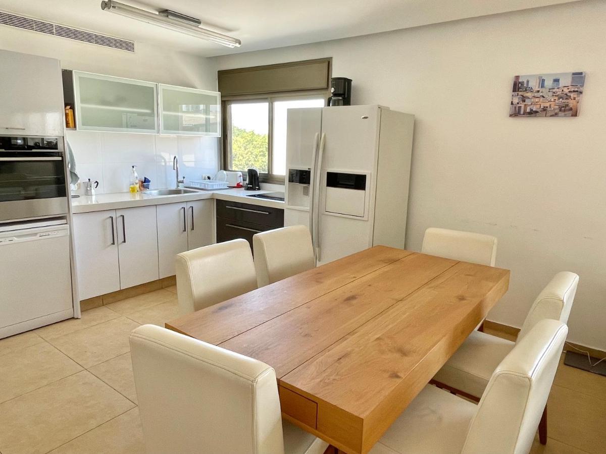 Beautiful 2-Bedroom Condo In The Heart Of 텔아비브 외부 사진