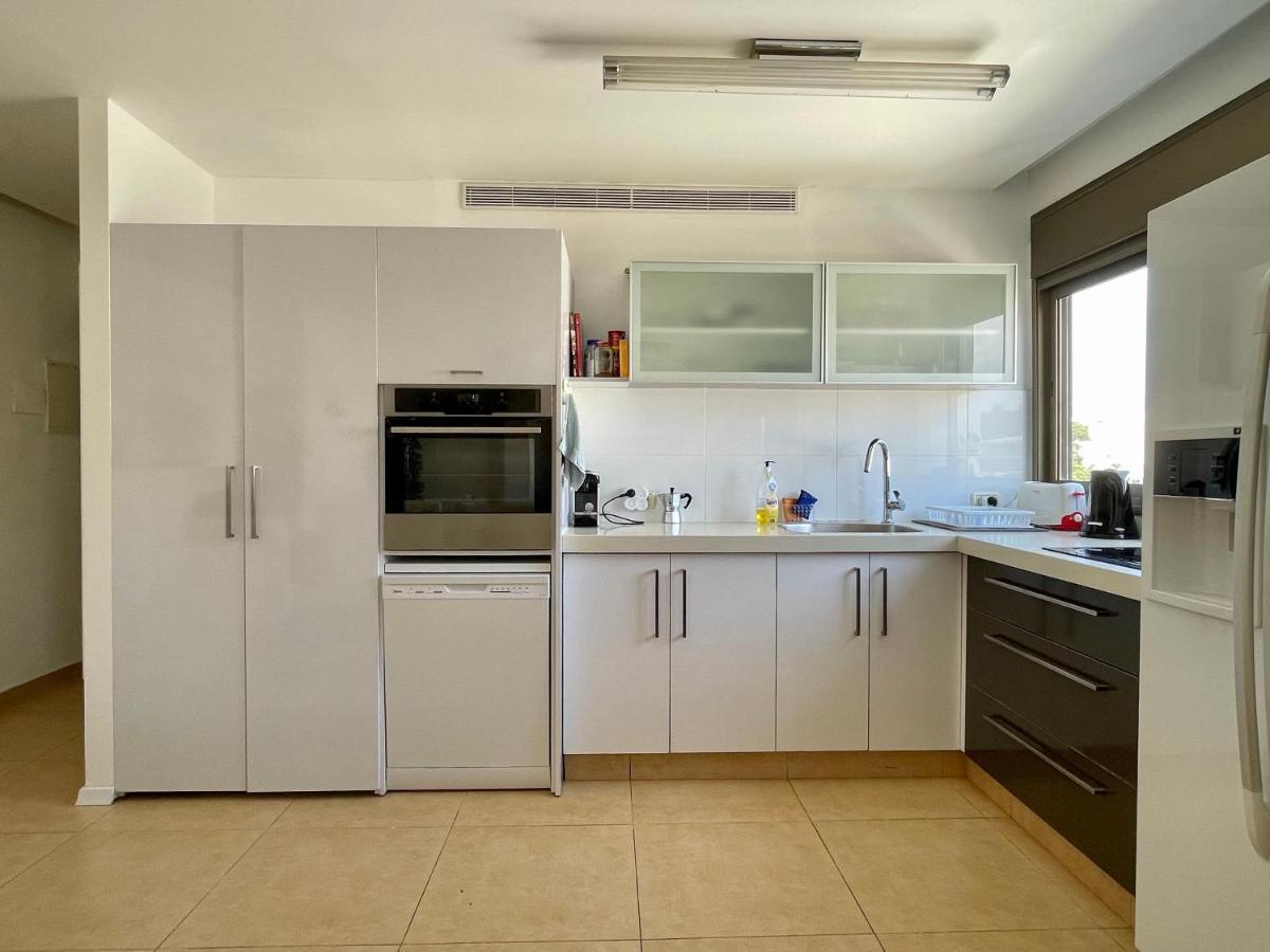 Beautiful 2-Bedroom Condo In The Heart Of 텔아비브 외부 사진